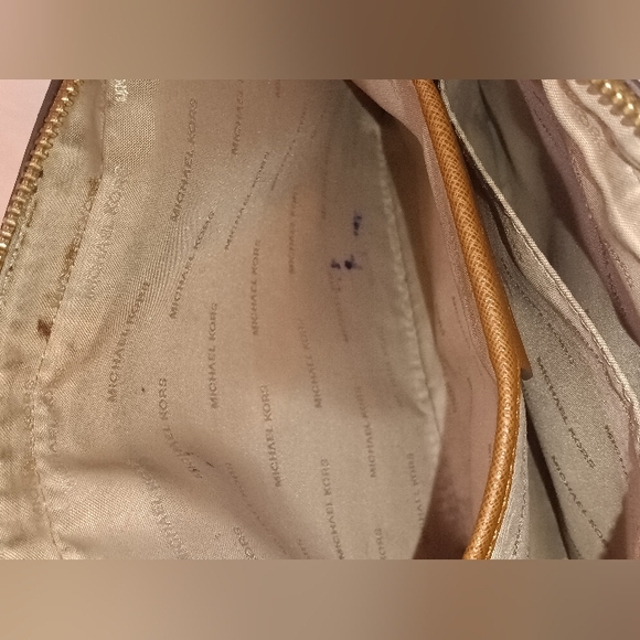 Michael Kors Crossbody - Picture 11 of 13